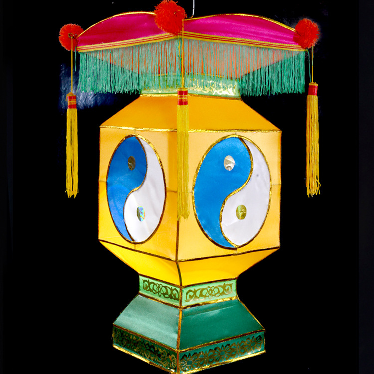 传统与创新交融 自贡大型灯会公司的宫灯与民间手工艺灯制作艺术