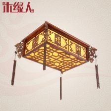 木雕宫灯 光影流转中的千年匠心