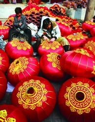 巧手点亮千年灯火，宫灯照亮振兴之路——传统工艺赋能乡村振兴新篇章